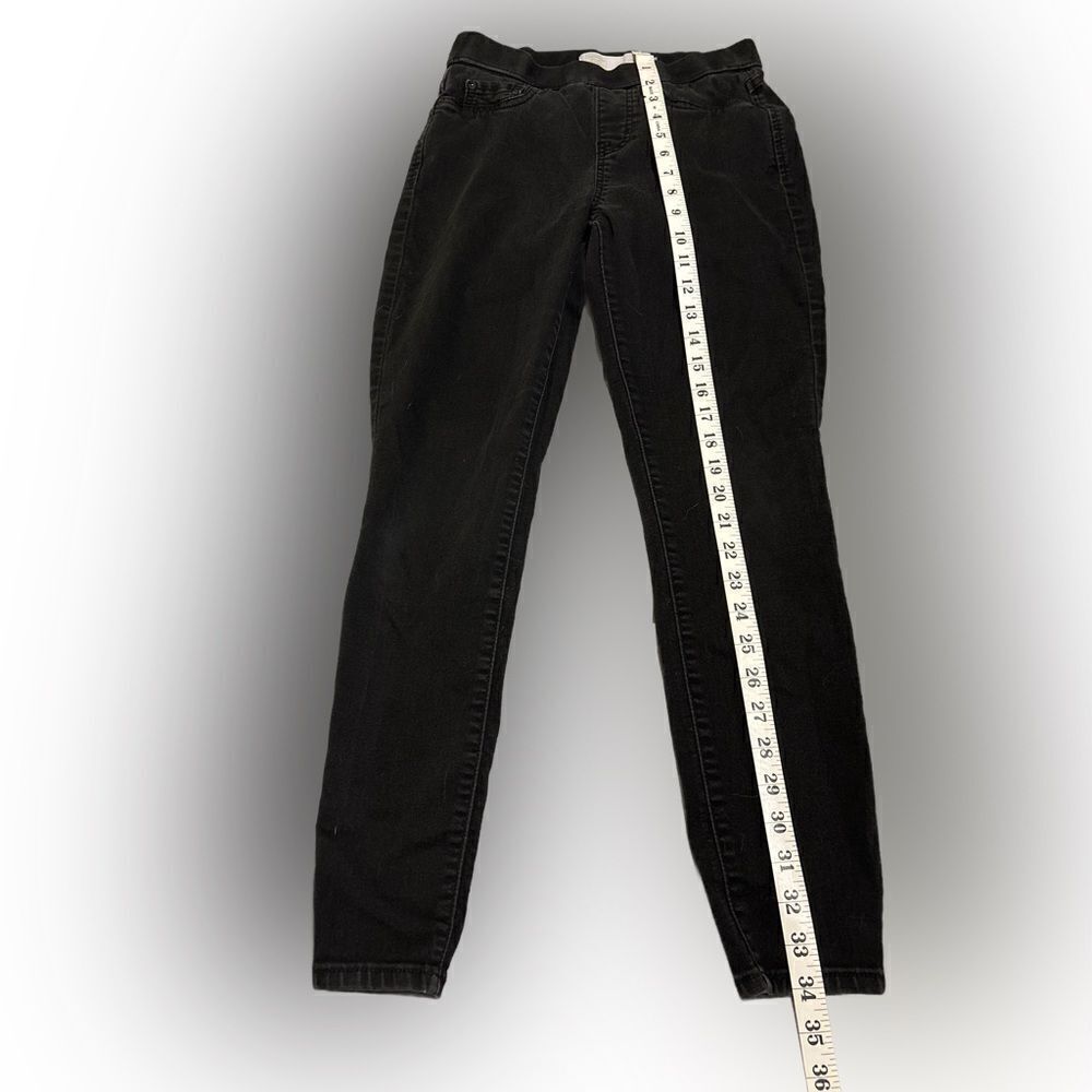 Signature Levi’s Pull-On Skinny Jeans - Picture 4 of 8